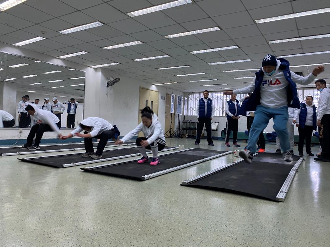 体育组：五至六年级学生完成体能测试-上海中学国际部